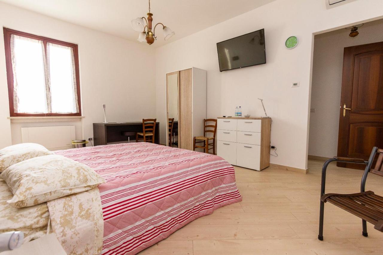 La Colomba B&B Castellaro  Buitenkant foto