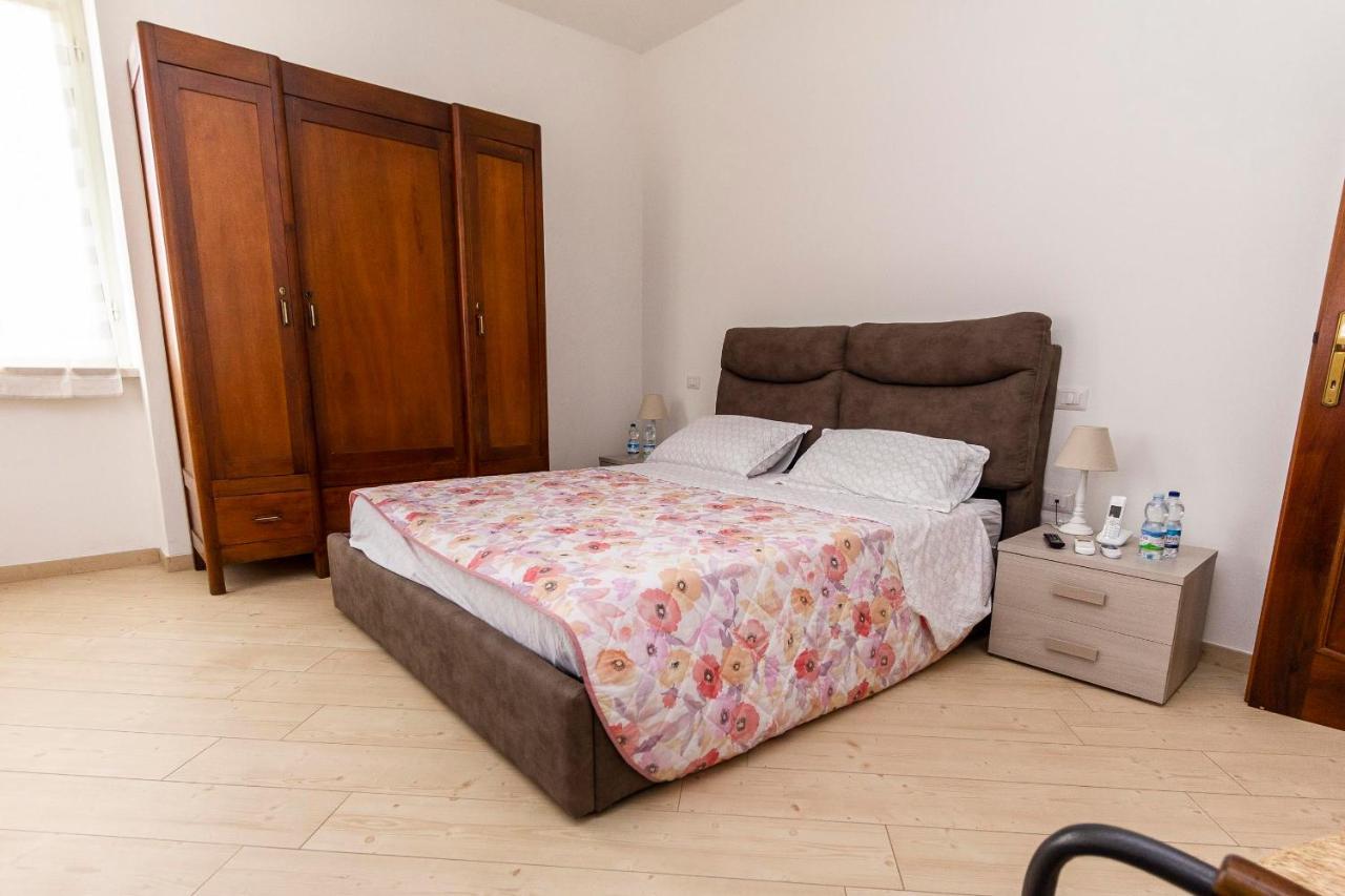 La Colomba B&B Castellaro  Buitenkant foto